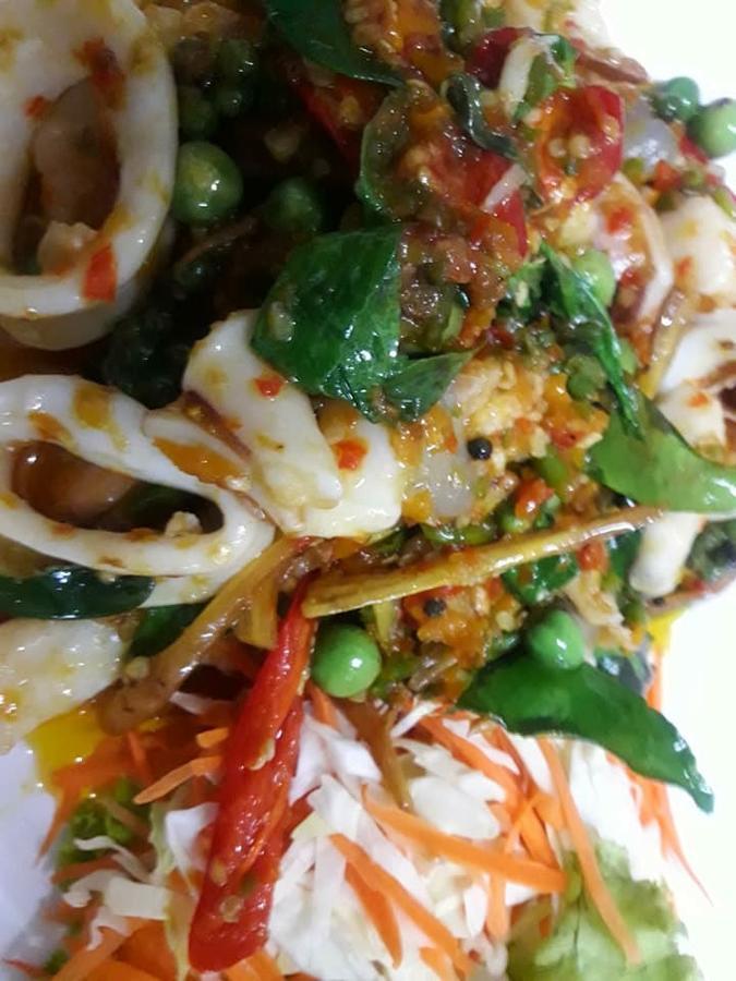 夜功府Saeng Tai Amphawa公寓 外观 照片